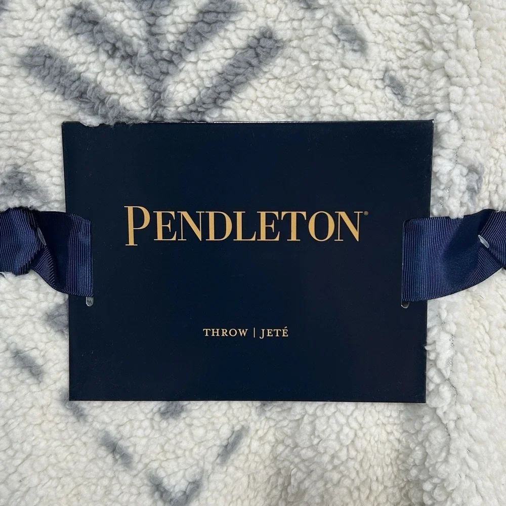 Pendleton Icon Sherpa Fleece Throw Blanket 50x70
